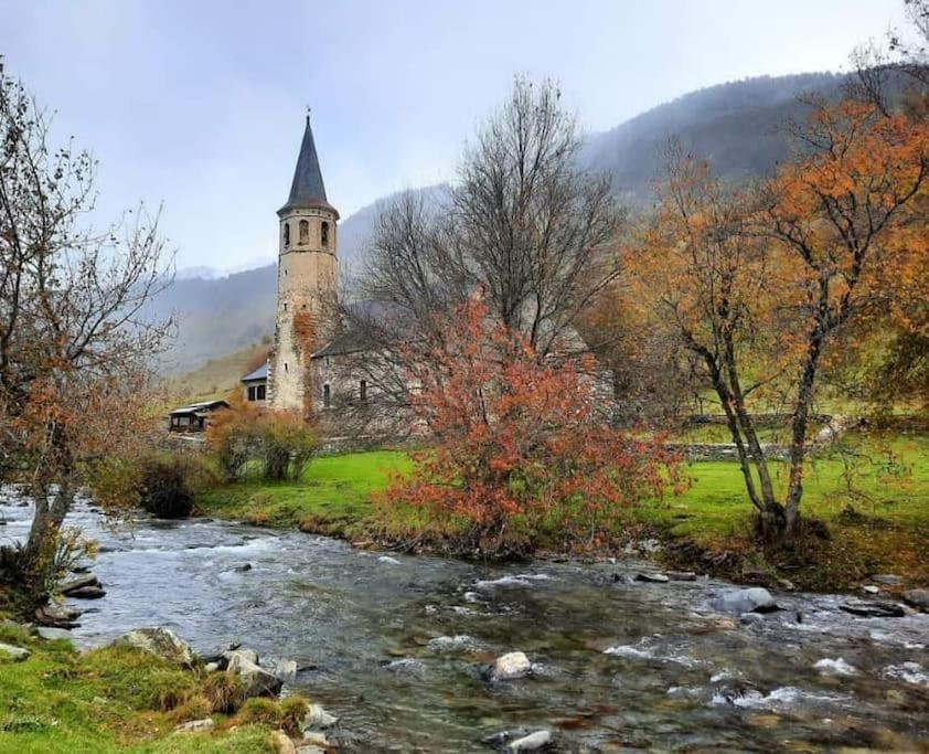 Mcastet, Casita Aranesa En El Valle De Aran Bossòst Exteriör bild