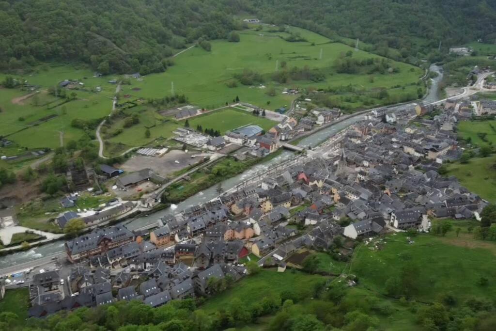 Mcastet, Casita Aranesa En El Valle De Aran Bossòst Exteriör bild