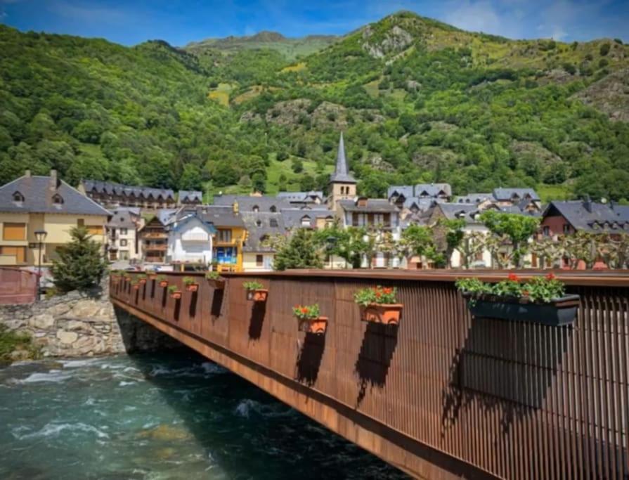 Mcastet, Casita Aranesa En El Valle De Aran Bossòst Exteriör bild
